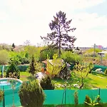 The Garden House In Prague 10