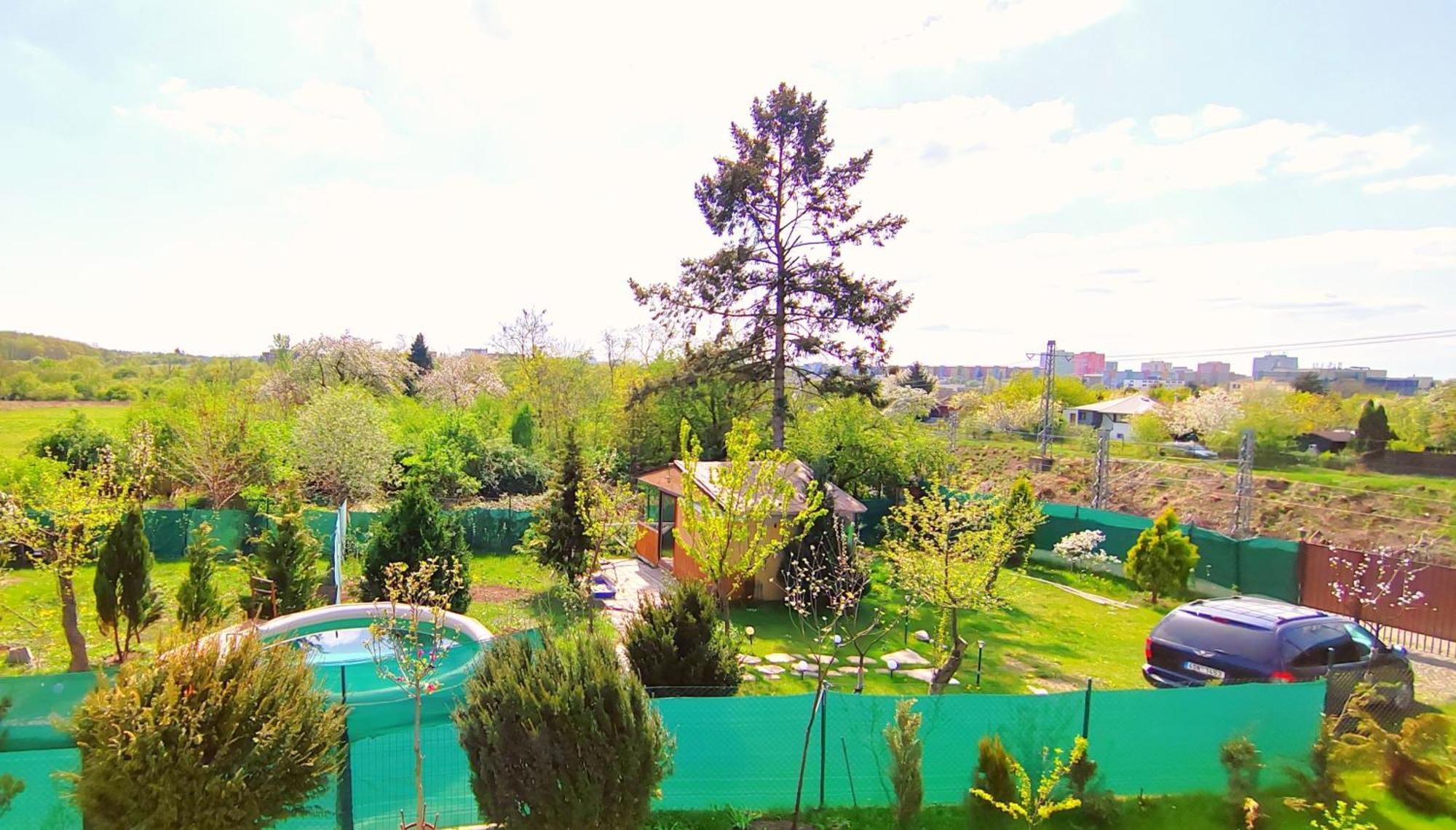 The Garden House In 10 *